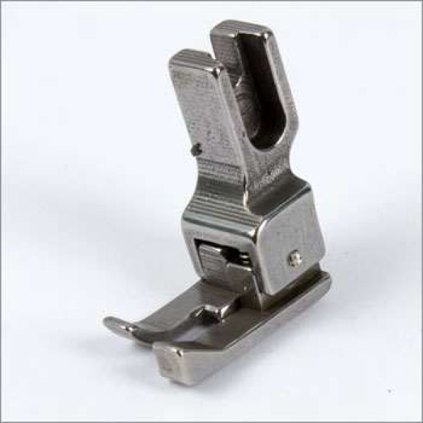 Лапка CR подпружиненная правая  для отделочной строчки