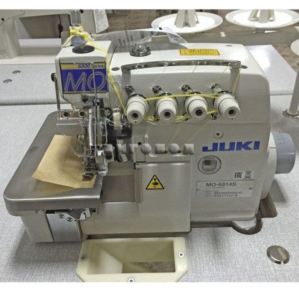 Juki MO-6814S-BE6-40H промышленный 4х ниточный оверлок