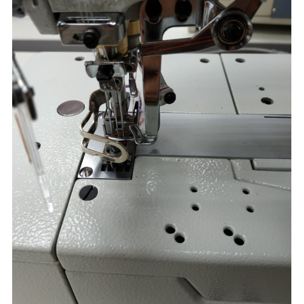 GEMSY GEM 5501E-02DN (5,6 ММ) Плоскошовная промышленная машина со встроенным сервомотором и блоком управления