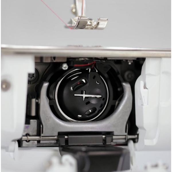 Bernina B 770 QE Швейно-вышивальная машина