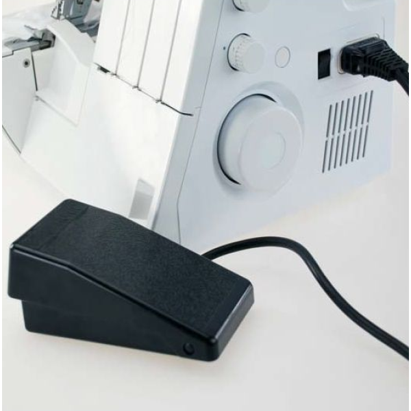 Minerva M4000CL Бытовой коверлок