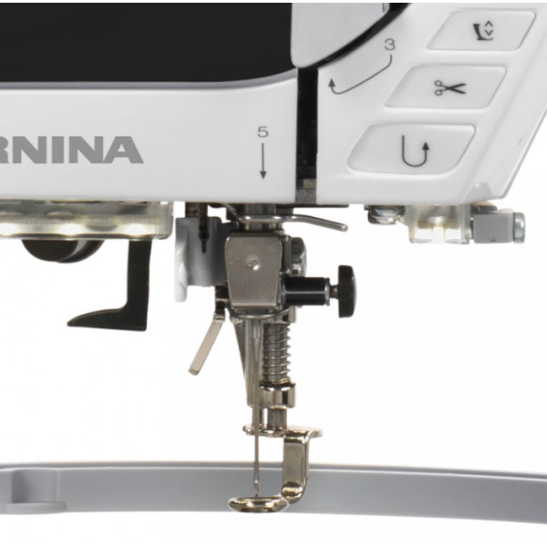 Bernina B 590 Швейно-вышивальная машина 