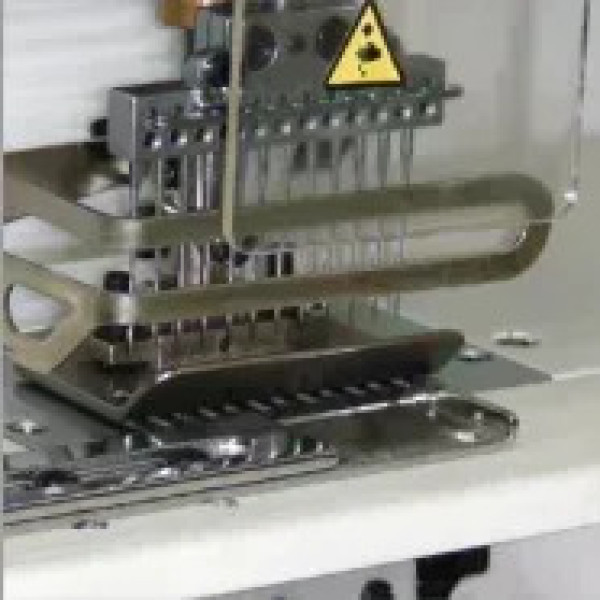 Двенадцатиигольная поясная машина с сервомотором в головке SIRUBA VC008A-12064P/VCE/RL/DVU1-0