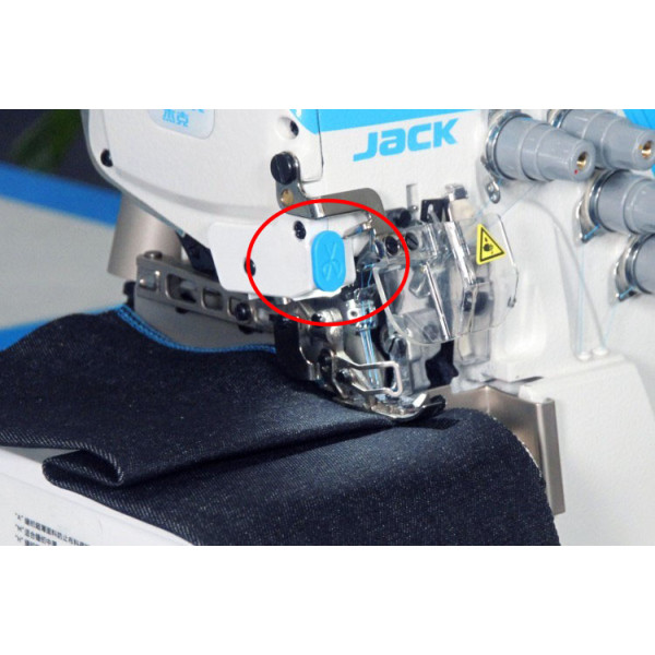 Jack C4-4-M03/333 промышленный четырехниточный оверлок со встроенным сервомотором и автоматикой